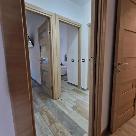 Apartment Village *