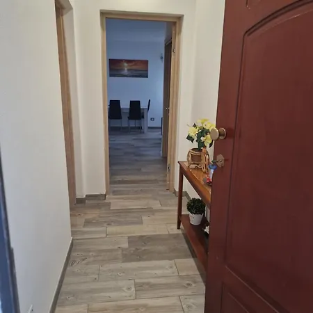 Green Village Apartment *